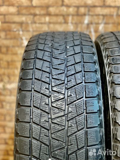 Bridgestone Blizzak DM-V1 235/65 R17 108R