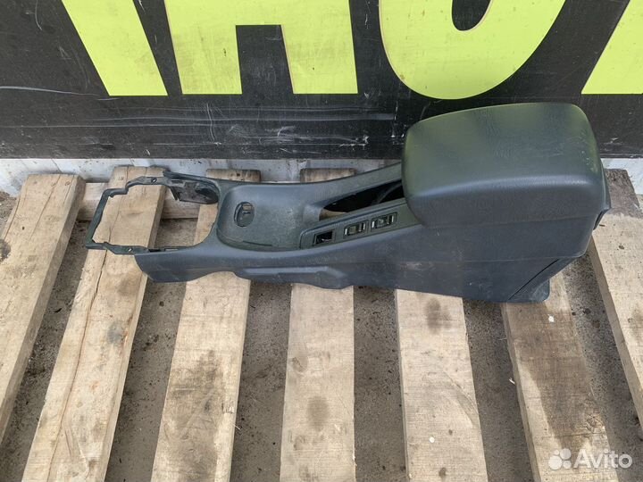 Подлокотник Ниссан Альмера Классик