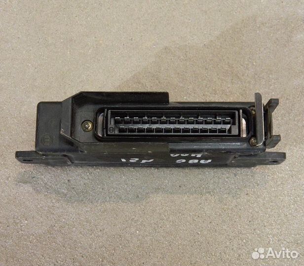 Блок управления зажиганием Audi 80