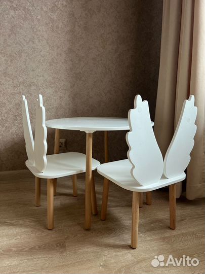 Комплект стол и стулья