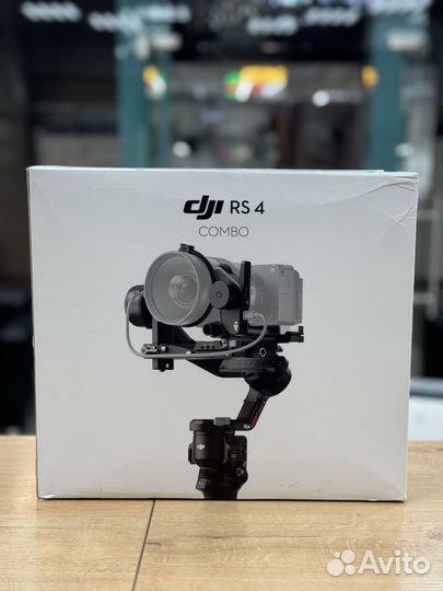 Стабилизатор DJI Ronin RS 4 Combo