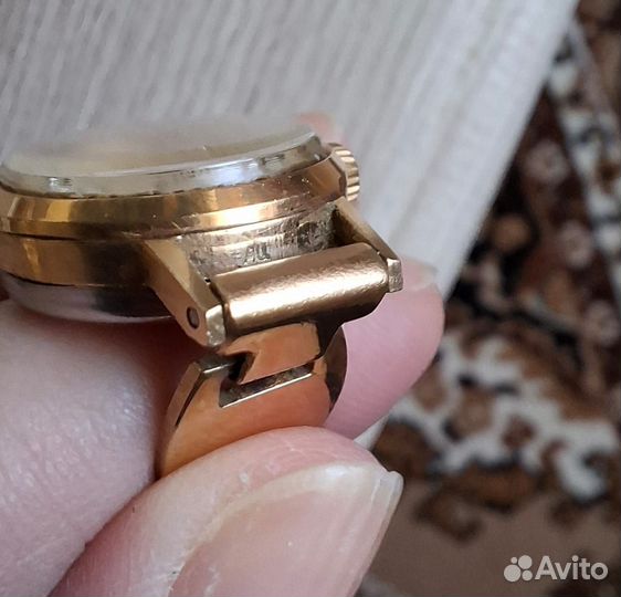 Часы наручные женские