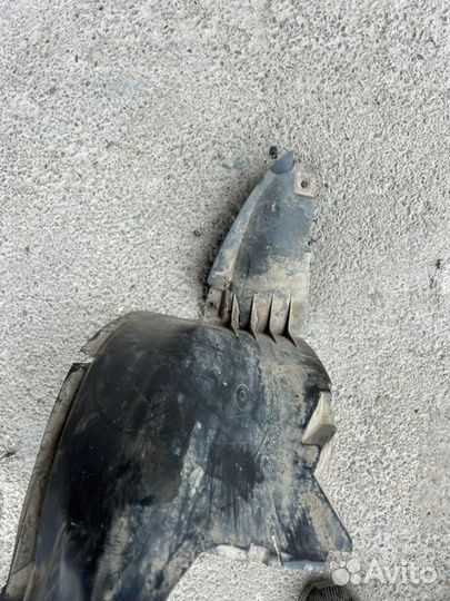 Подкрылок передний левый Chevrolet Aveo седан 1