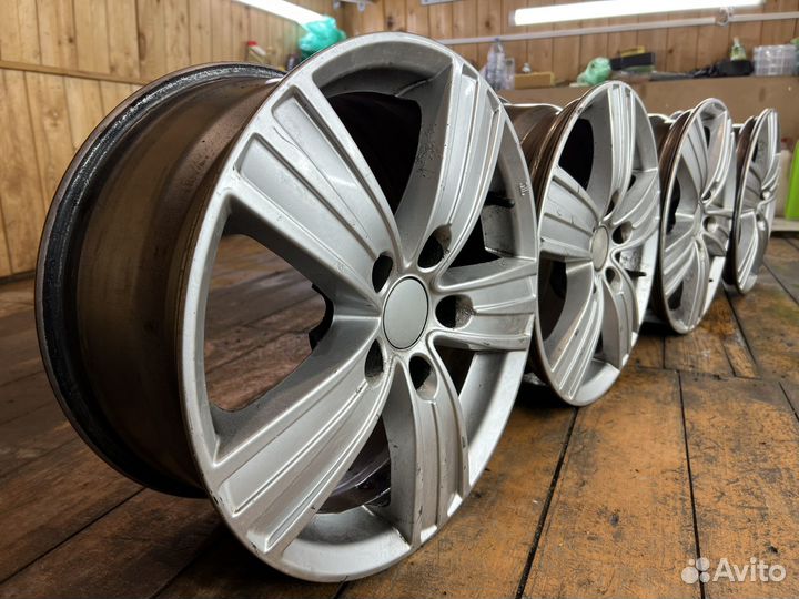 Продам литые диски R16