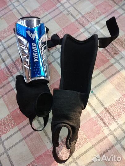 Щитки для футболиста, защита голени