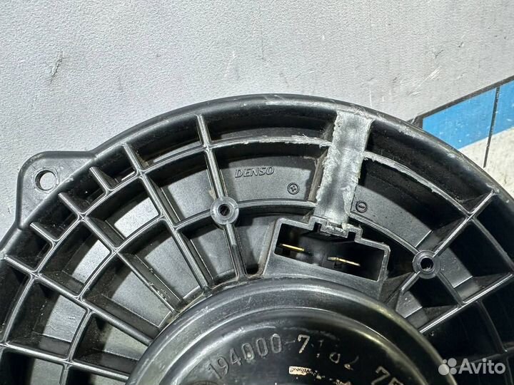 Б/У Моторчик отопителя задний Lexus LS#001