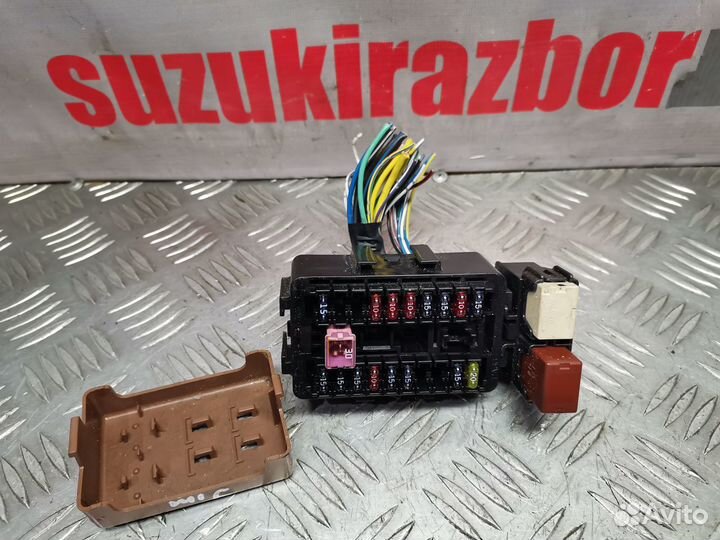 Блок предохранителей Suzuki Jimny