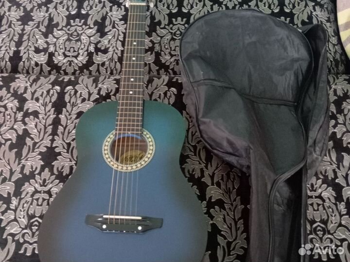 Классическая гитара бу с чехлом