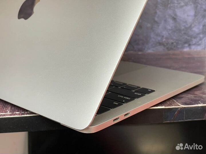Ноутбук MacBook Pro Touchbar 13 2017
