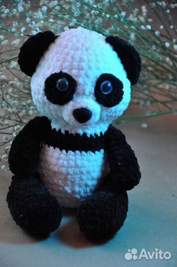 Вязаная игрушка Панда