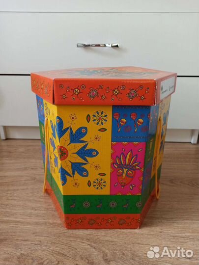 Коробка подарочная