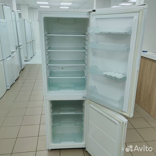 Холодильник Samsung