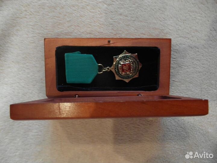 Медаль тяжелая Человек года 2011 г. Редкая