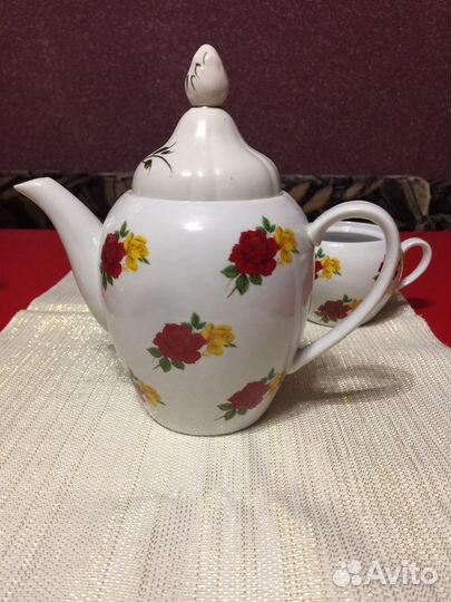 Чайник, Сахарницы, Чашки