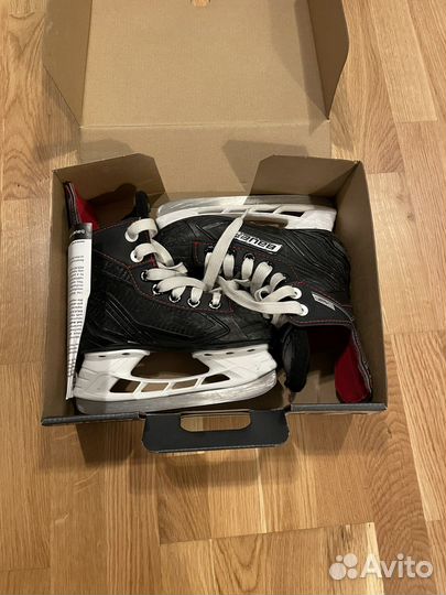 Хоккейные коньки