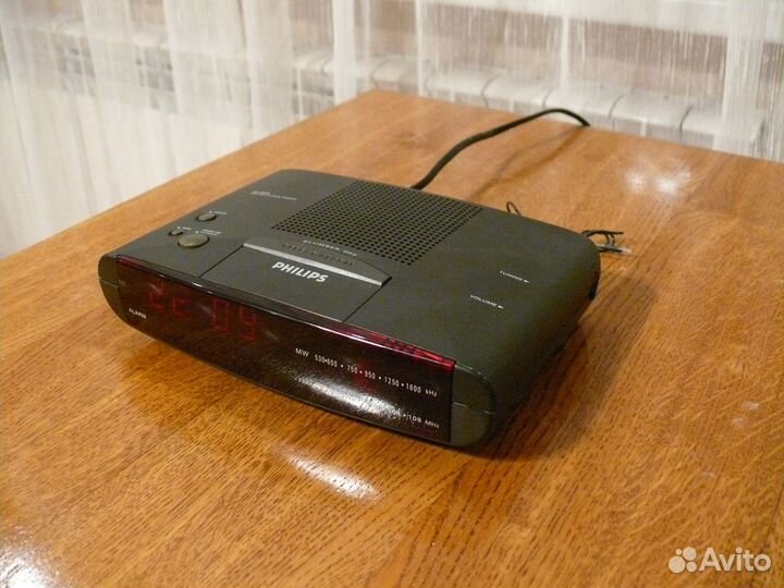 Радио часы Philips AJ 3040