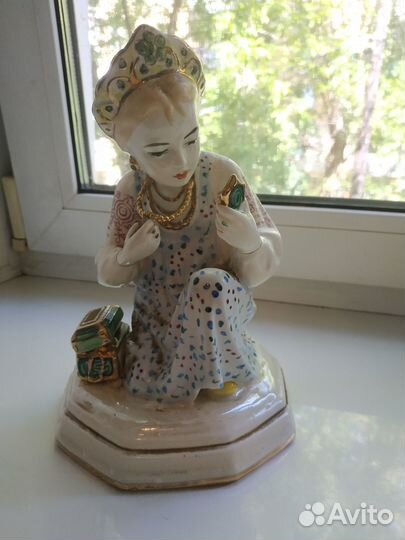 Фарфоровая статуэтка Дулёво