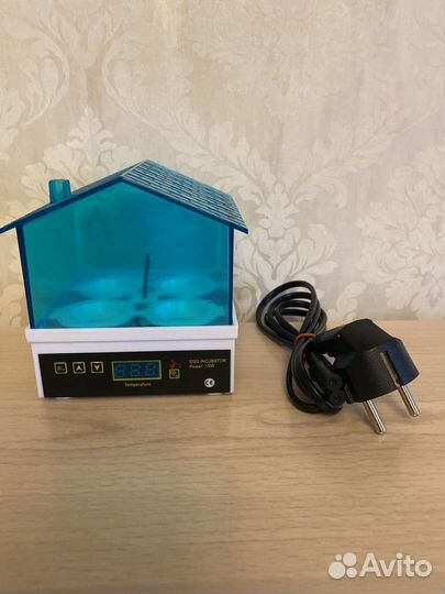 Инкубатор на 4 яйца