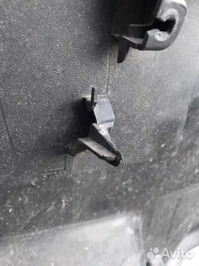 Обшивка двери багажника Пежо 207