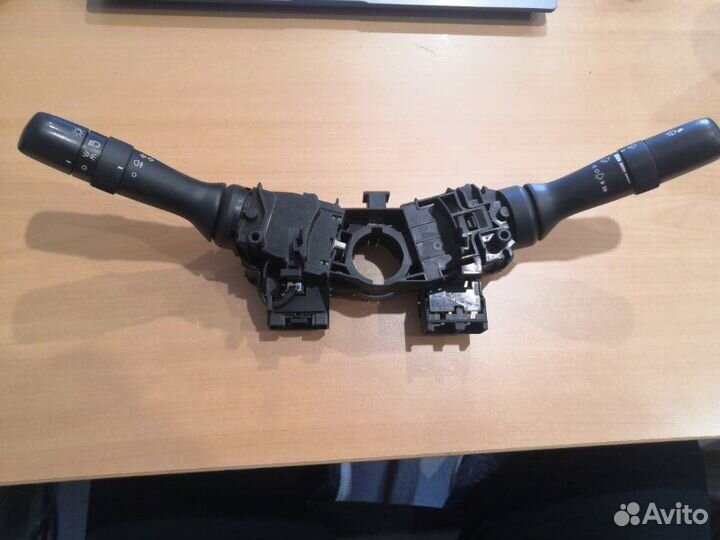 Блок подрулевых переключателей Toyota Corolla