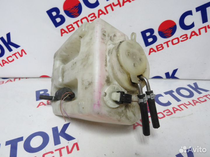 Бачок омывателя mercedes E270 CDI 210