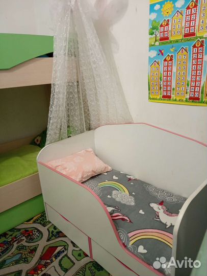 Кровать для девочки до 5 лет +шкаф