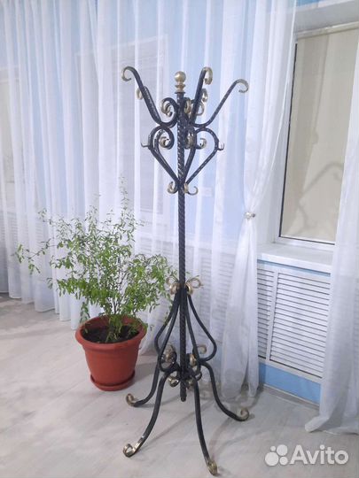 Вешалка напольная