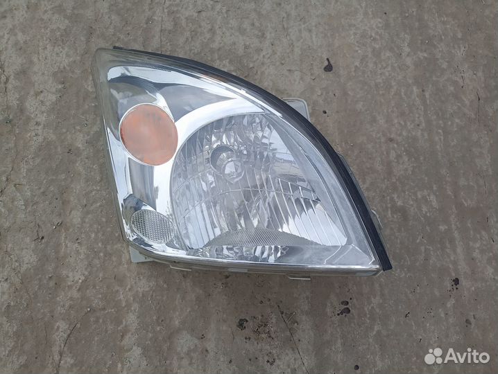 Фара правая Toyota Land Cruiser Prado120 2002-2009