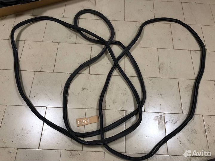 Уплотнитель багажника Mercedes E-Class W213