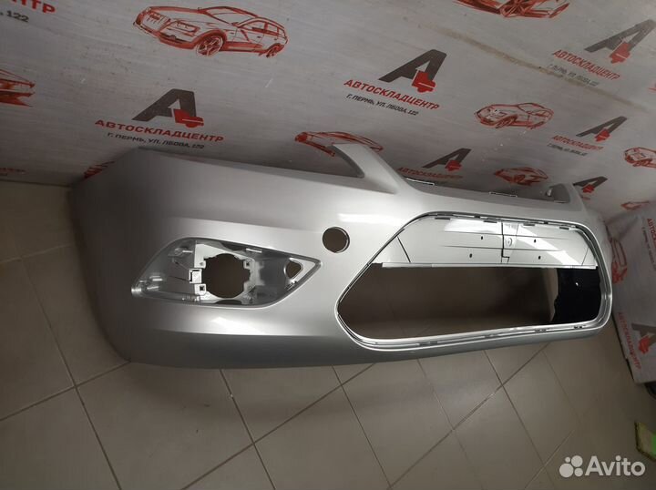 Бампер передний Ford Focus 2 2008-2011 серебристый