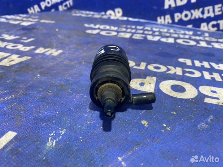 Моторчик омывателя лобового стекла Audi A6C5 седан