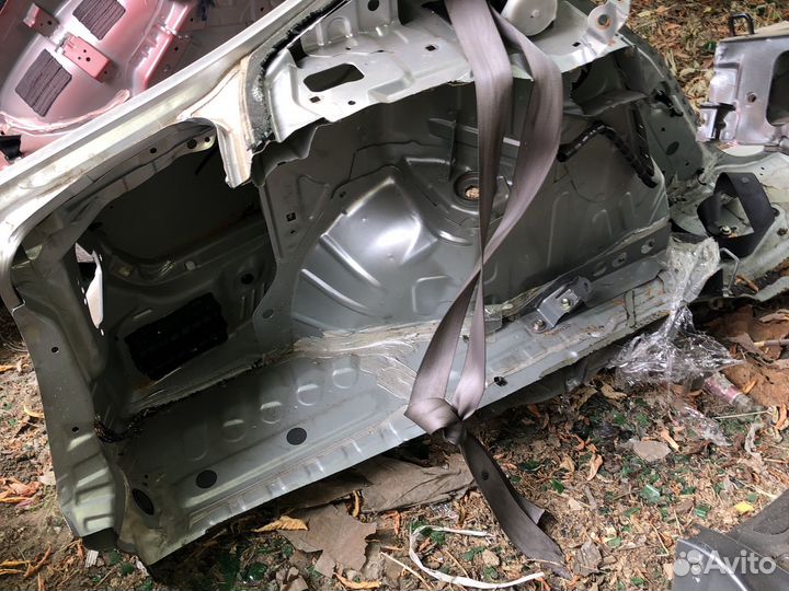 Четверть заднее левая honda civic седан