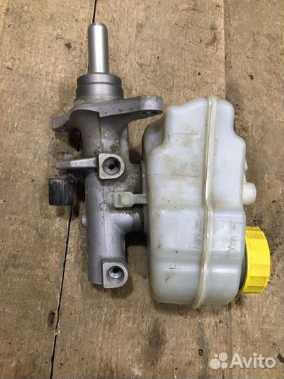 Главный тормозной цилиндр Volkswagen polo