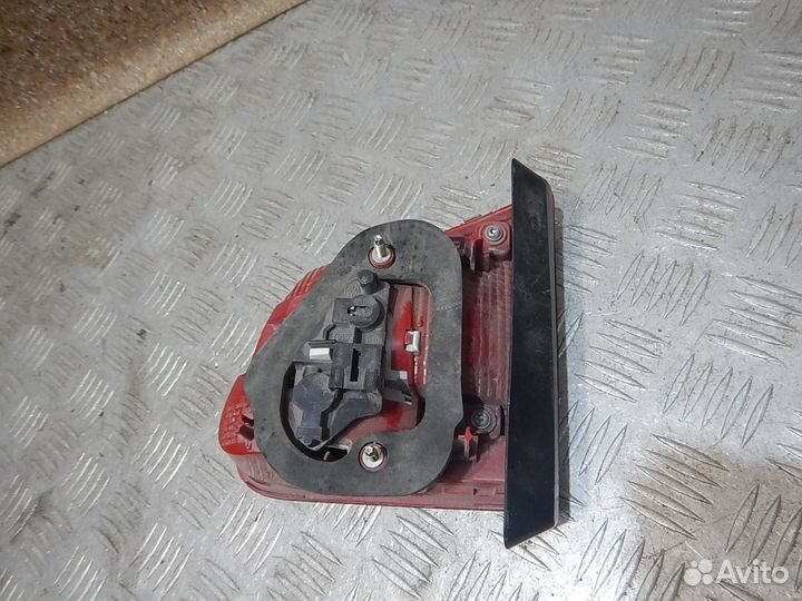 Фонарь задний внутренний левый, Volkswagen (Фолькс