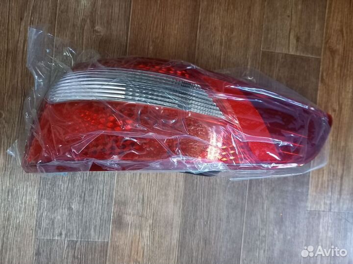 Задний фонарь на KIA RIO 3 хэтчбек