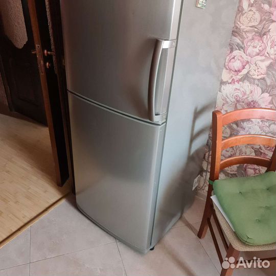 Холодильник бу, на запчасти