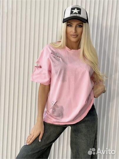 Футболка рваная оверсайз с булавками