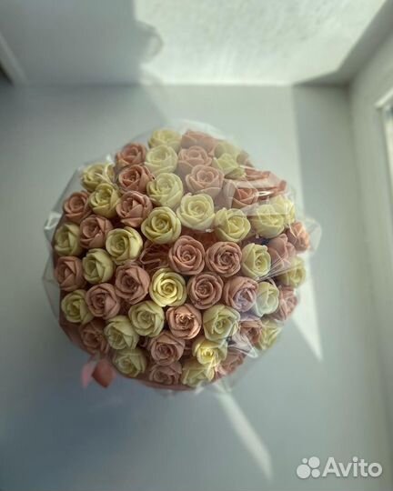 Шоколадные цветы на 8 из бельгийского шоколада