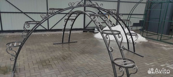 Садовая арка для цветов