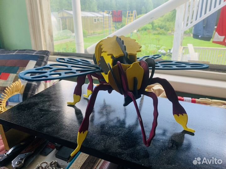 Фигурки животных и насекомых из дерева