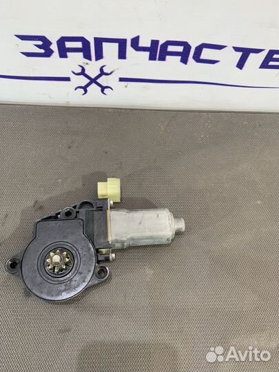 Моторчик стеклоподъемника двери задней левой Kia