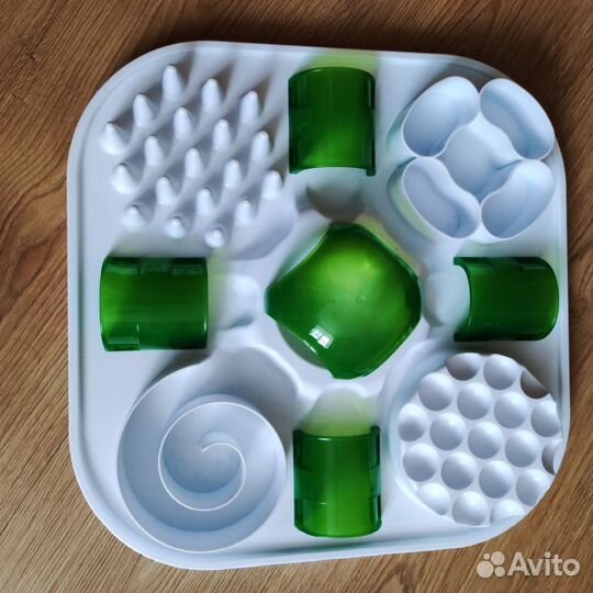 Развивающая кормушка-головоломка для кошек