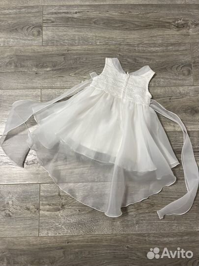 Платья нарядные для девочки 74р; 80р