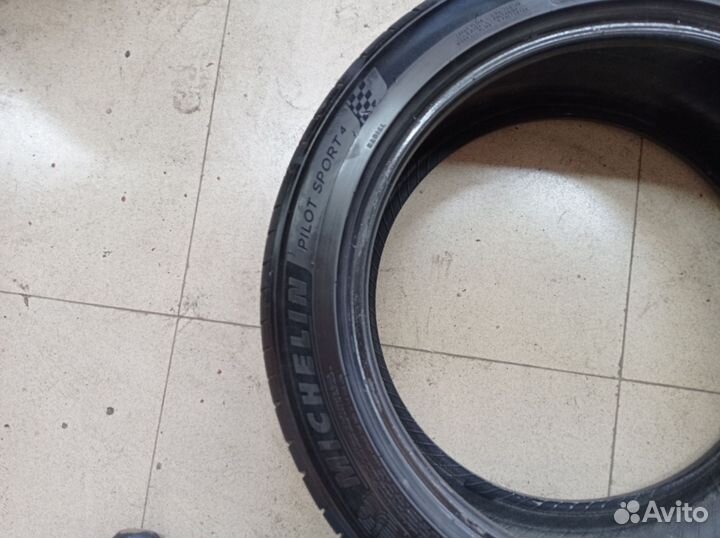 Michelin Pilot Sport 4 255/45 R19 104Y