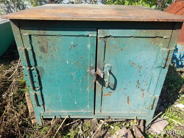 Шкаф металлический для инструментов