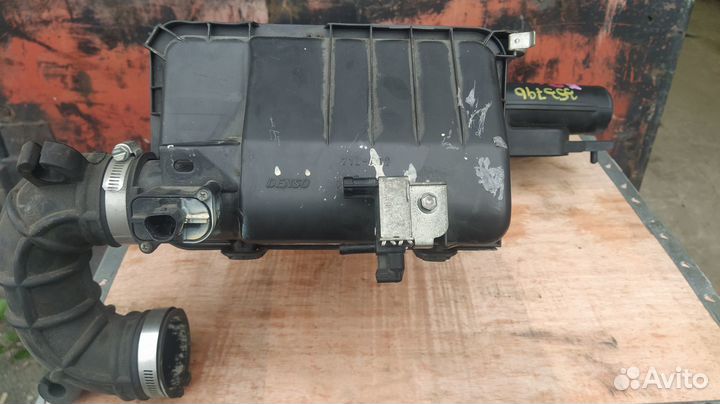 Корпус воздушного фильтра Suzuki Swift K12B