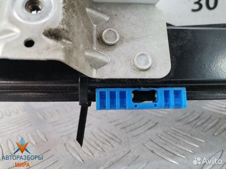 Стеклоподъемник передний правый Audi A4 B5 рест