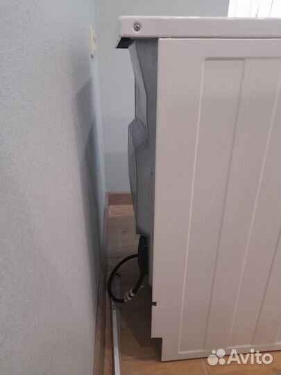 Электрическая плита с духовкой