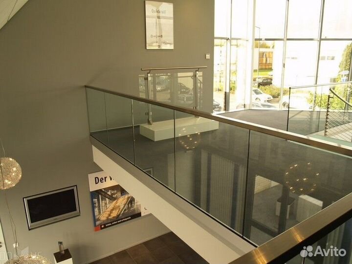 Стеклянные ограждения дома