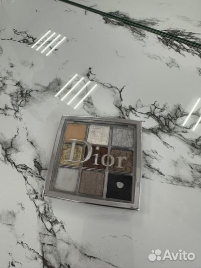 Продам палетку теней Dior